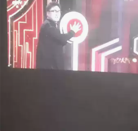 夏普E820机器,开着40W的日光灯都可以...