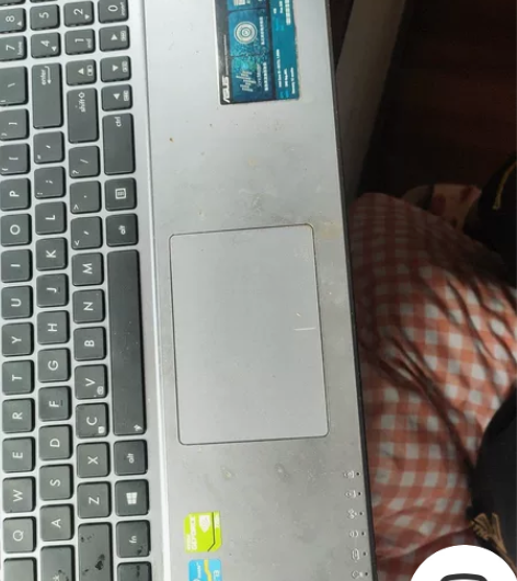 上学时用的笔记本电脑 ， 卖了换钱 华硕X...