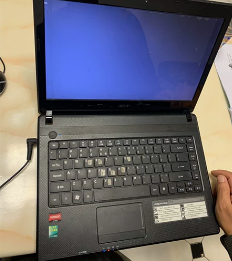 宏基笔记本，放在家里好多年没用了，能正常开...