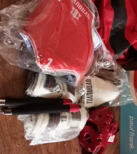 全新儿童跆拳道散打对练护具。适合5到8岁儿...