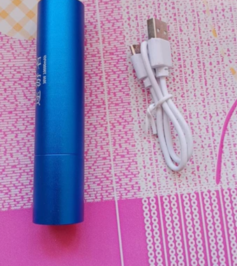 新款充电宝手电筒大容量充电强光远射学生宿舍...