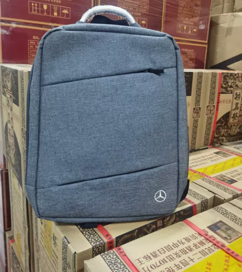 买车送的赠品，奔驰双肩包，电脑包，全新…喜...