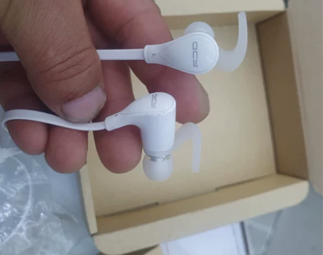 商场撤柜，QcY蓝牙耳机，全新仅拆封，配件...