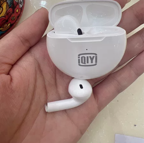 全新爱奇艺蓝牙耳机 出给需要的朋友，售出不...