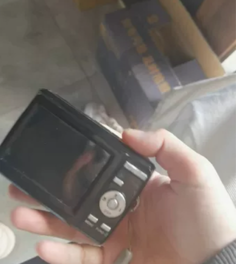 爱国者v1020，很新，屏幕膜还在，一千万...