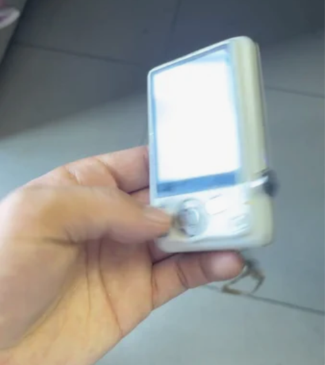 就是屏幕没有显示没有维修过,卡西欧ZS35...