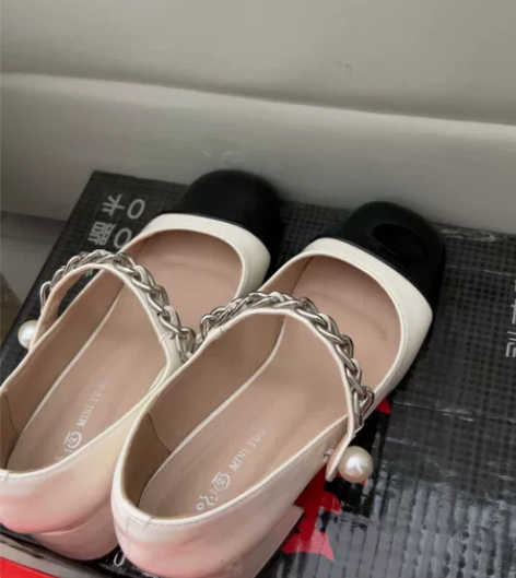 玛丽珍鞋 低价出售 正码36 感兴趣的话点...