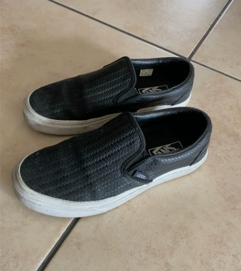 vans板鞋 37码  不退不换??轻微穿...