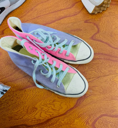 匡威帆布鞋 allstar?只穿过两次 落...