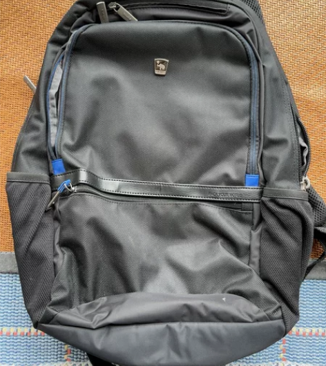 【搬家清理衣帽间】出全新旅行包一个 大容量...