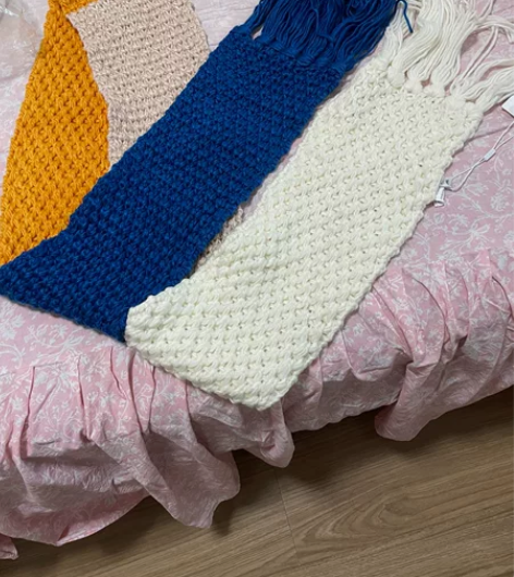 乐町撞色针织围巾全新带吊牌 感兴趣的话点“...