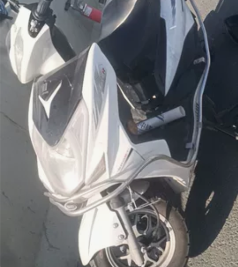 自己一手踏板摩托车，才1年成色好！铃木！闲...