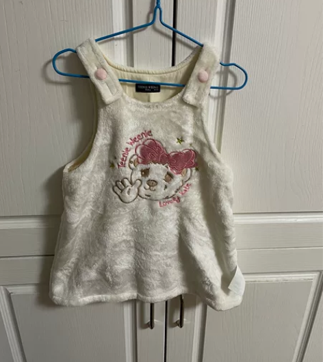 小熊背带裙，专柜购入 感兴趣的话点“我想要...