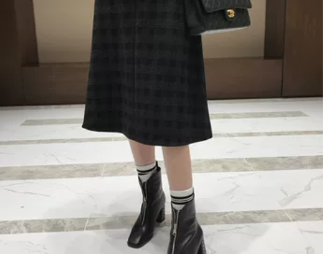 清衣柜显身材好！复古时髦高腰格子中长款A字...