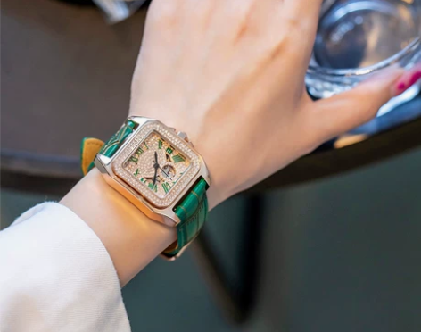 2021年新款十大品牌方形满钻女士手表全自...