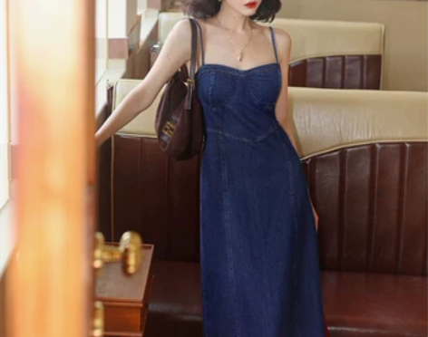 酒午港风复古2022女秋气质方领吊带连衣裙...