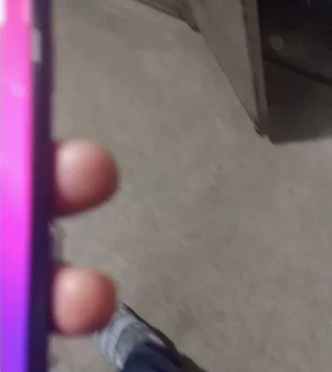 oppoa11炒菜进了油，白色面显示出来，...