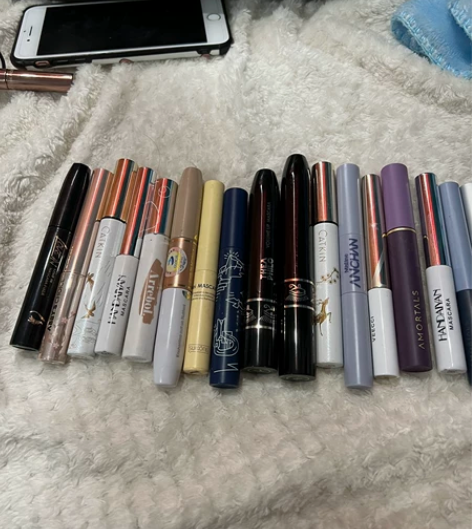 闲置睫毛膏 基本都用了一两次 喜欢哪个直接...