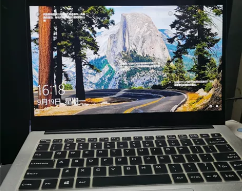 ?机械革命s2 pro大一买的，英语专业，...