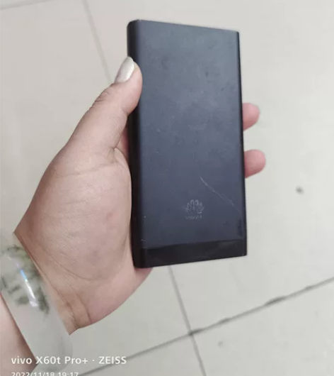 华为10000毫安18瓦快充充电宝，1万毫...