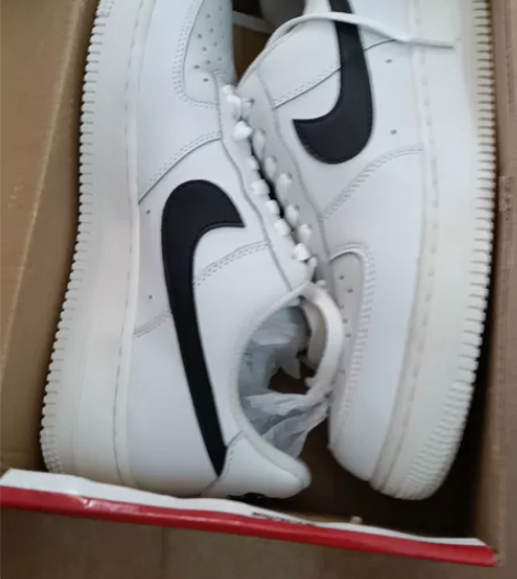 耐克板鞋，便宜出，码数小了， 感兴趣的话点...