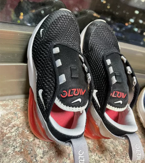 NIKE耐克一律正品，孩子大了闲置二双及以...