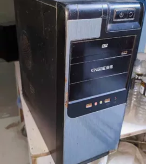 电脑机箱空的仅自提。 拿去凑合用吧，比你用...