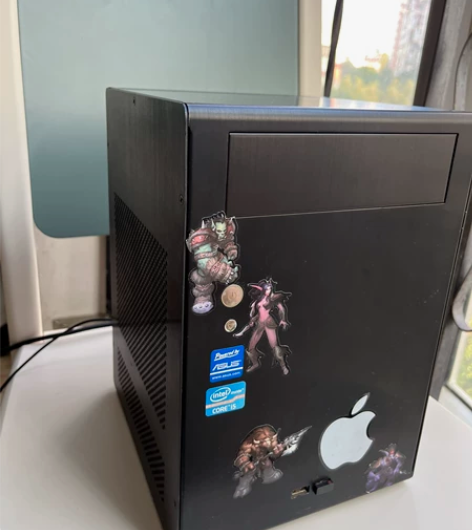 闲置客厅下载电脑，ITX联立机箱，23寸戴...