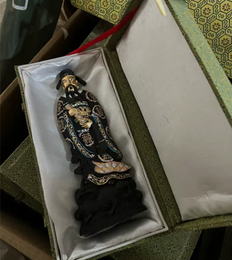 最近盘了一个开了30多年的美术院，主人是非...