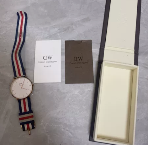 dw手表 正品,18年1400左右买的,时...