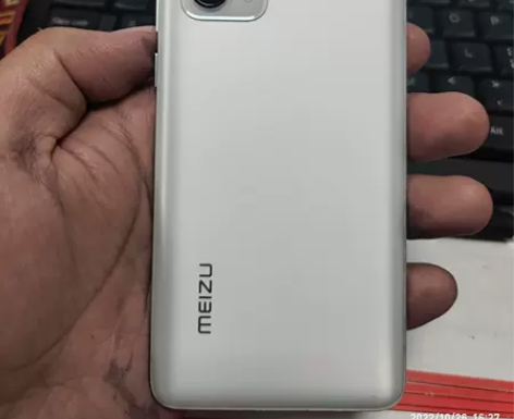 魅族18 手感无敌 没有烧屏 有轻微划痕 ...