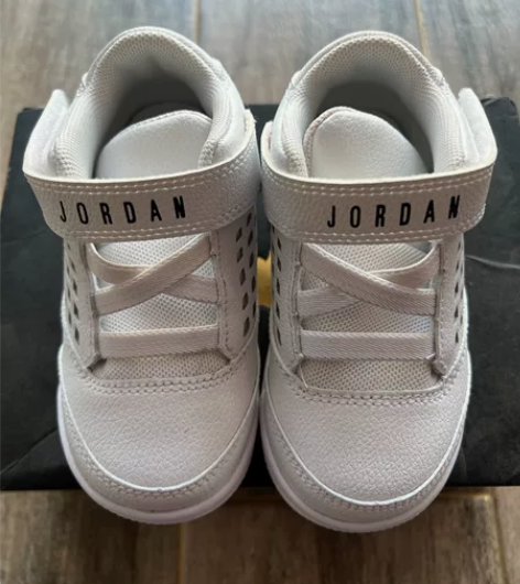 全新乔丹儿童鞋，内长13cm，家里鞋囤太多...