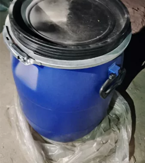 铁箍法兰桶，没用过，只是包装上有灰尘，因为...