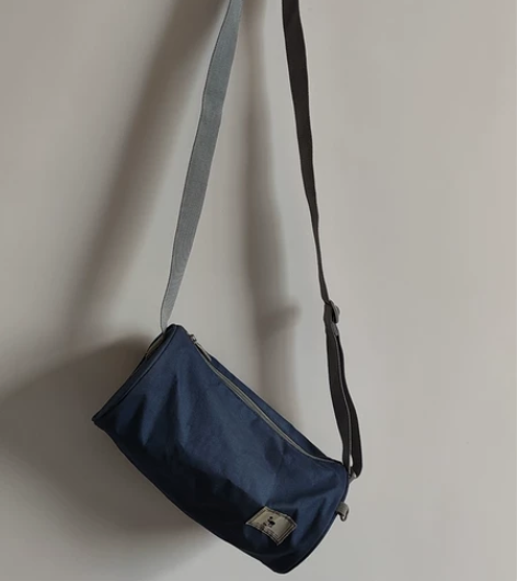 爱华仕╰潮流邮差包,斜挎包,方便携带 正品...