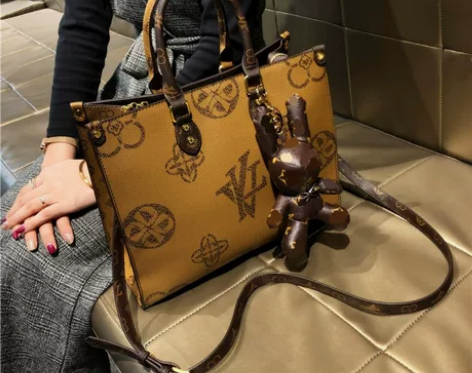 包包香港品牌斜挎包2022新款春夏时尚女士...