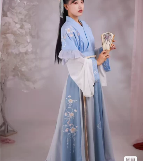 蔻阁疏花影晋制汉服m码，早期入坑产物，没有...