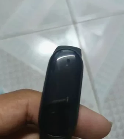 小米手环6，花痕少，有充电线电池不重用可达...