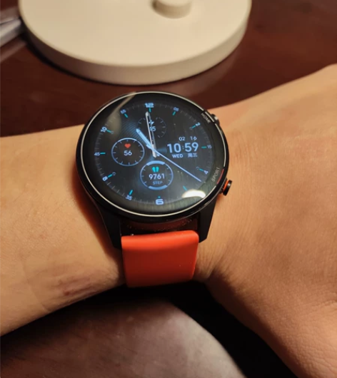 小米手表color运动版 屏幕有轻微磕碰，...