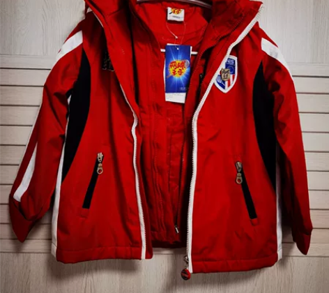 低价转让网球王子两件套棉服一件，120码，...