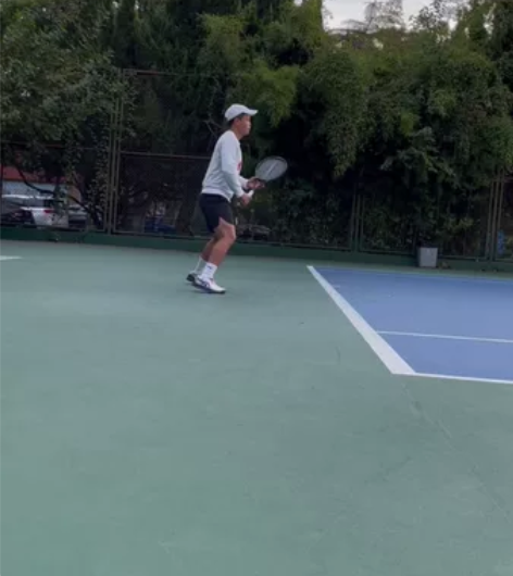 网球教练一枚 感兴趣的话点“我想要”和我私...