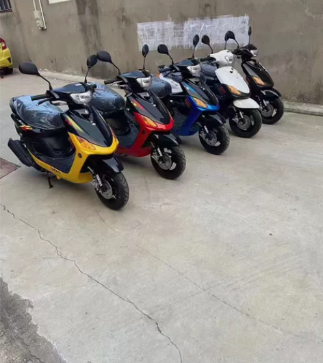 二手摩托车到货一批18年全新库存株洲建设雅...