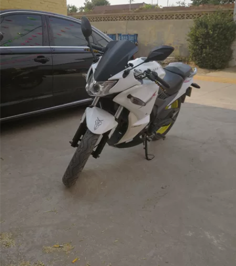 力帆KPR200摩托车，个人一手，手续齐全...