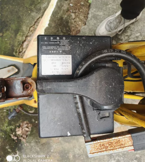 电动车电池低价出售，送外卖箱架子48V30...