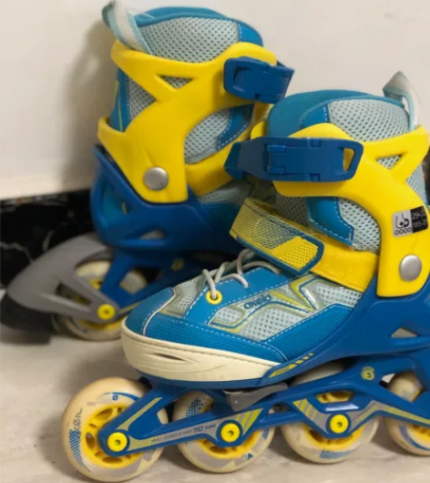 迪卡侬溜冰鞋儿童 轻微的滑行刮痕 暑假学了...