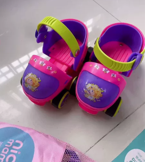 幼儿玄凌溜冰鞋儿童双排轮四轮鞋4轮旱冰鞋小...