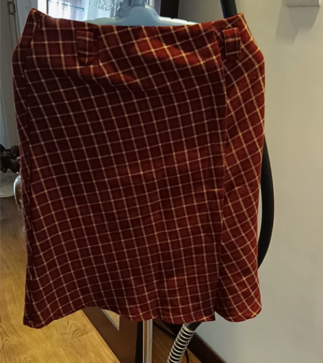 实体店品牌羊毛呢中裙，百搭不过时好看。 感...