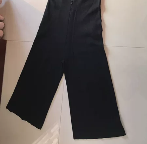 羊毛背心连衣裤，裤管是大直筒，时尚休闲潮流...