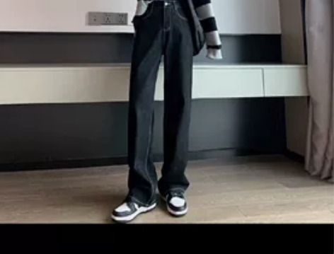 黑色直筒高腰牛仔裤,很百搭,裤子买来就穿过...