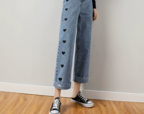 爱心刺绣牛仔裤女2021春秋新款高腰宽松阔...