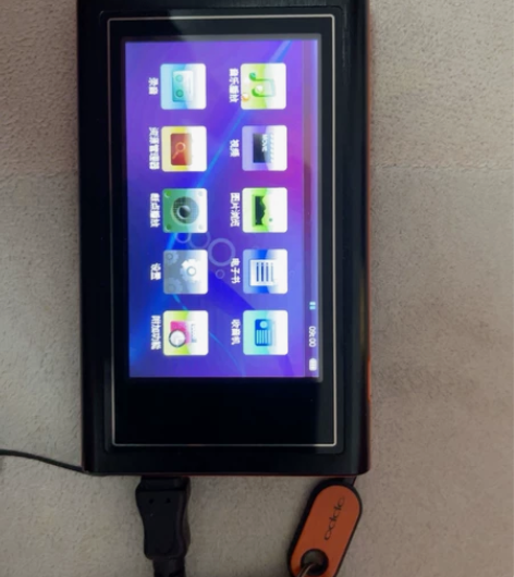 纽曼MP3 机器没有修过 挂绳耳机都是原厂...